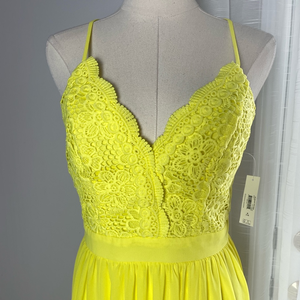 NWT No Boundaries Bright Yellow Lace Maxi Dress Size Medium - Picture 7 of 9